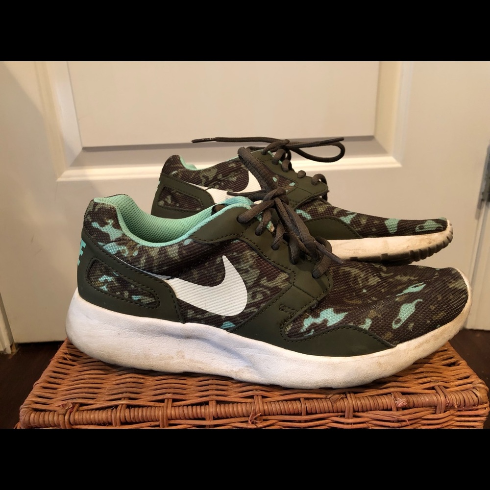 Nike Camo Roshe